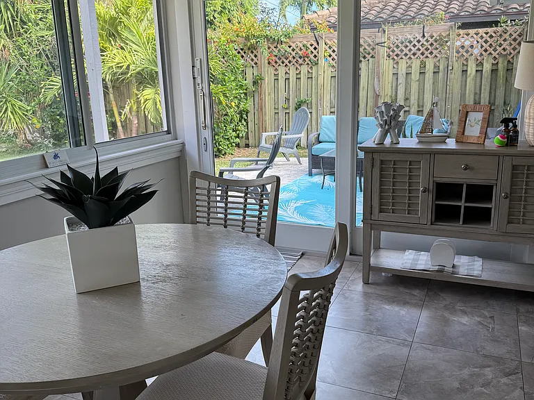 Circle Dr — Photo 19