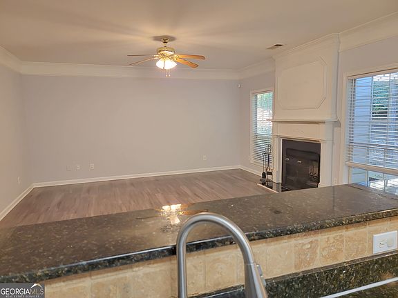 5th image of 5855 Rives Dr
