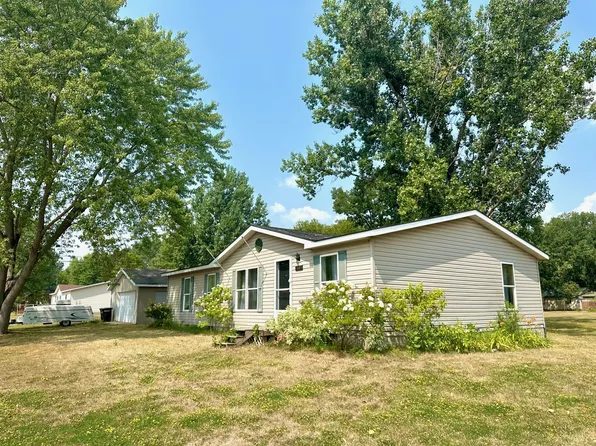 1002 4th Ave SW, Little Falls, MN 56345