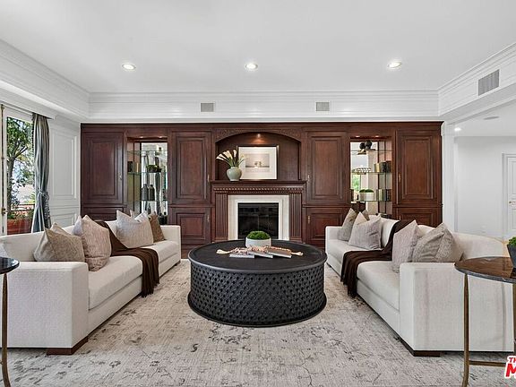 4th image of 12053 Crest Ct