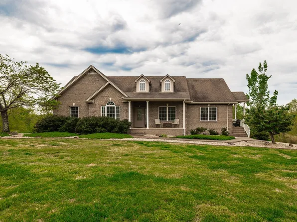 1103 Johnny Spears Rd, Westmoreland, TN 37186