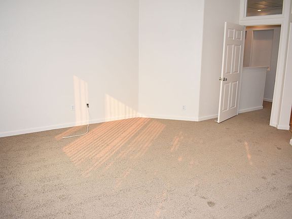 3rd image of 469 Anacapa Dr