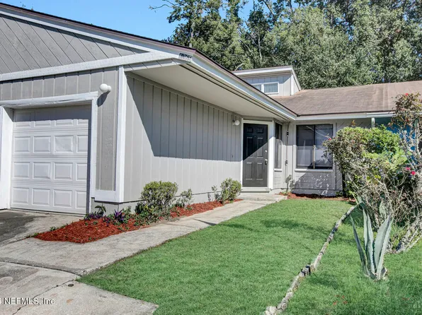 1369 ELLIS TRACE Drive W, Jacksonville, FL 32205