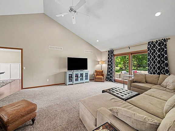 4th image of 12392 Diamond Dr