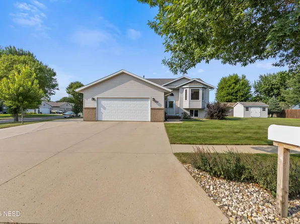 601 18th Ave NE, Watertown, SD 57201