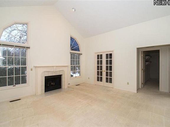 3rd image of 401 Bounty Way Unit 12