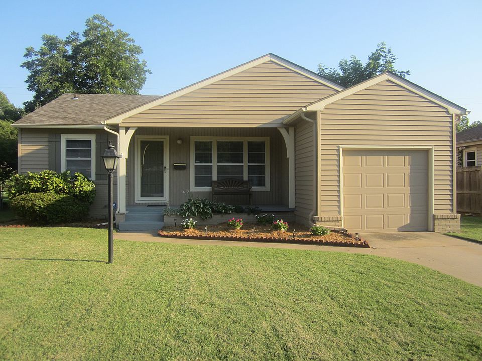1st image of 1428 E 49th Pl