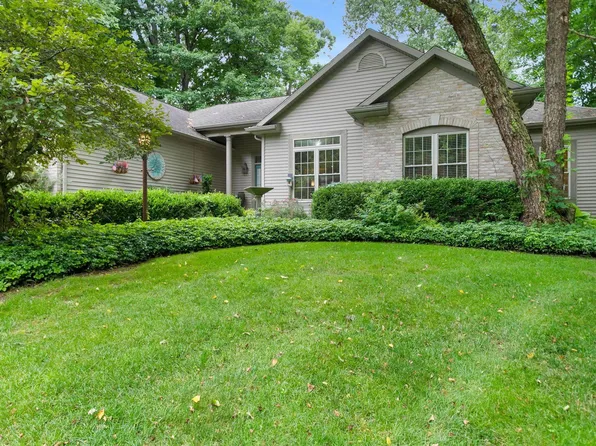 50743 Hidden Forest Dr, South Bend, IN 46628