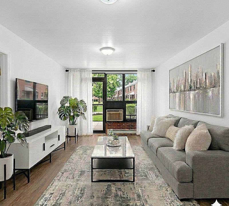1st image of 1079 E 72nd St #33