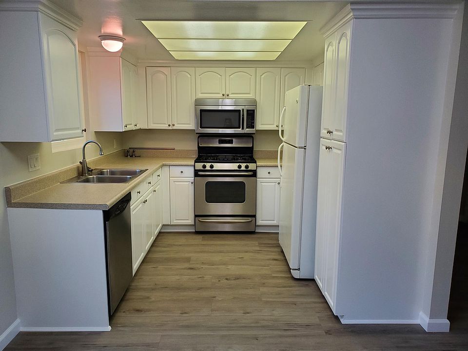 1st image of 3223 Fairesta St #3