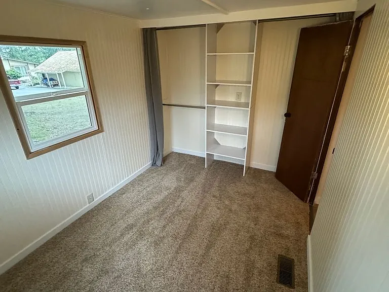 4930 NE Dawn Ln — Photo 11