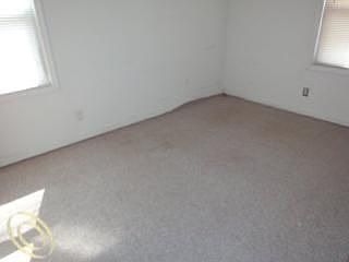 4th image of 900 Parkwood Ave