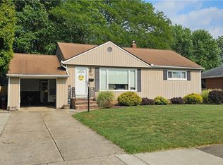 7537 Pleasant Hill Dr, Parma, OH 44130