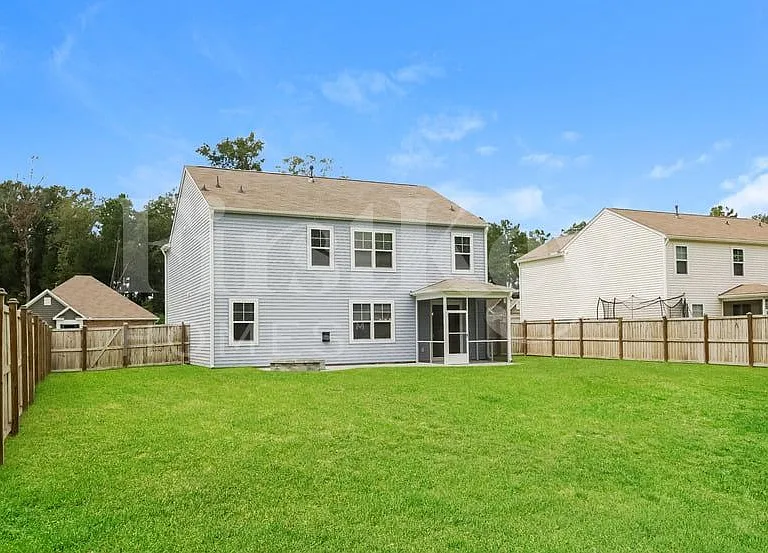 817 Neosho Ct — Photo 14