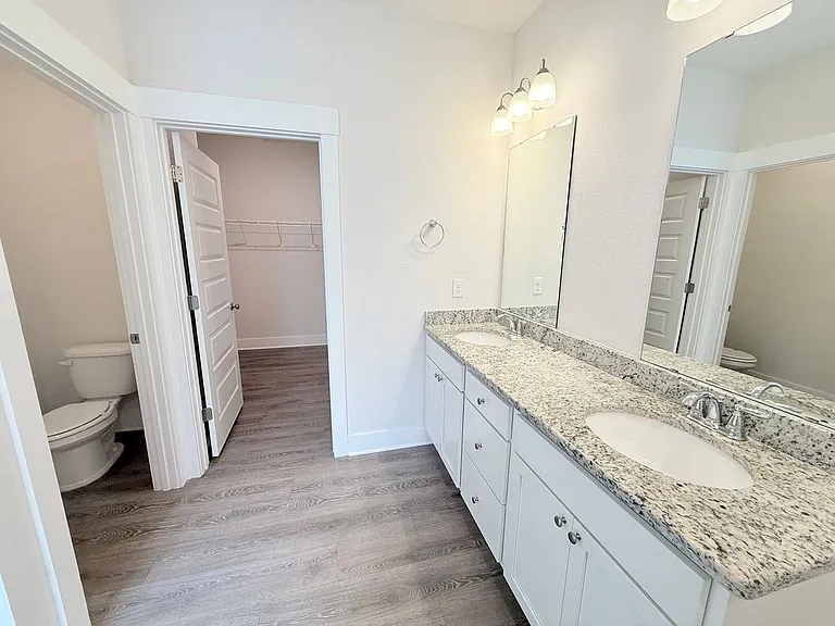 5733 Danbury Blvd — Photo 7