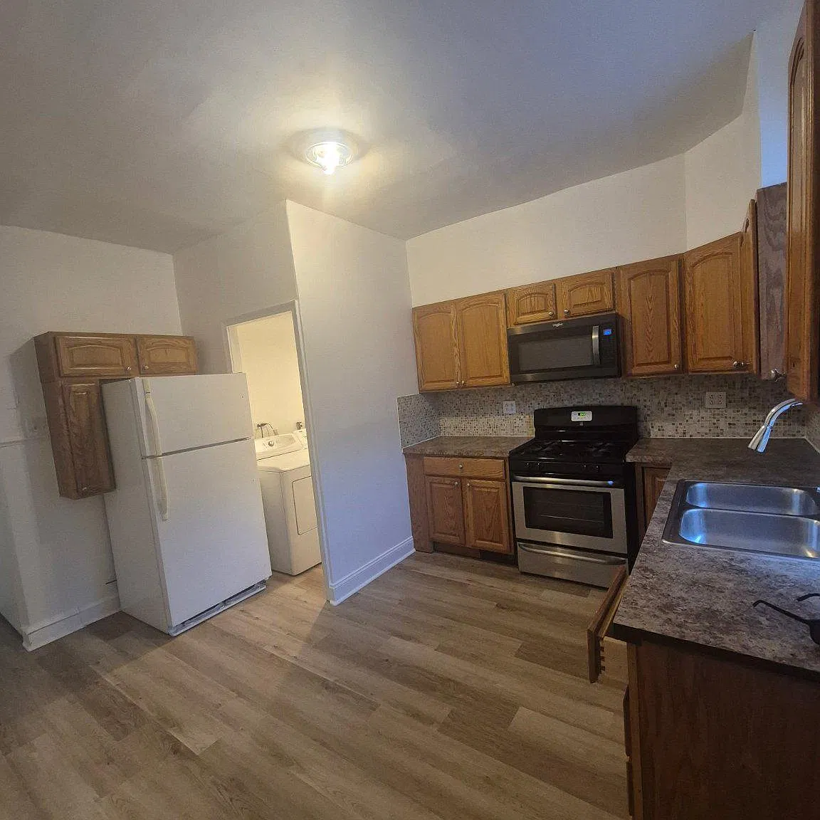 2 bed, 1.0 bath, 896 sqft, $1,775 — Photo 3