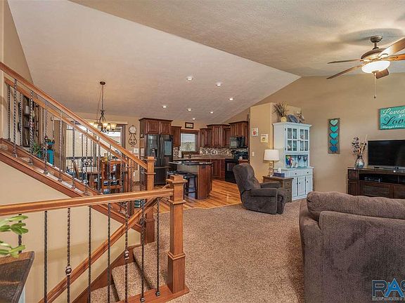 2nd image of 8116 S Seven Oaks Dr