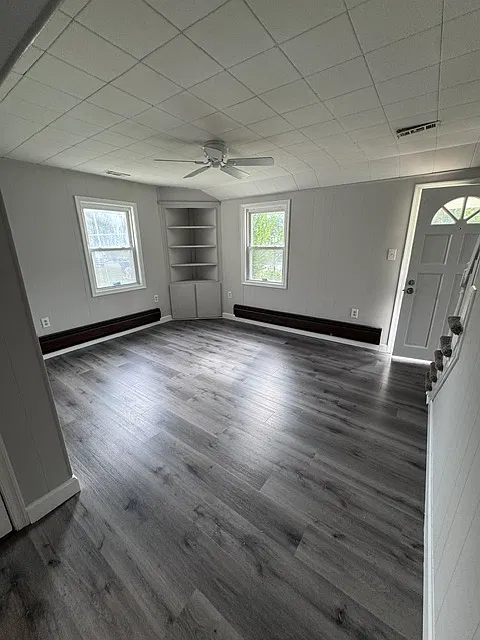 4 bed, 782 sqft, $2,400 — Photo 2