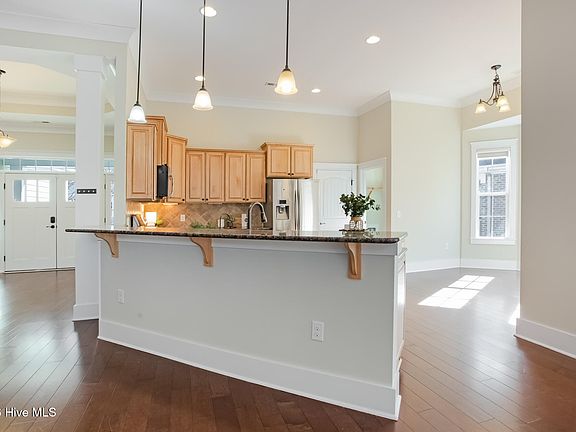 3rd image of 904 Bedminister Lane