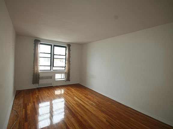 5th image of 19 Franklin Blvd #6