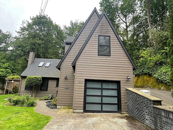 2nd image of 1494 Burns St