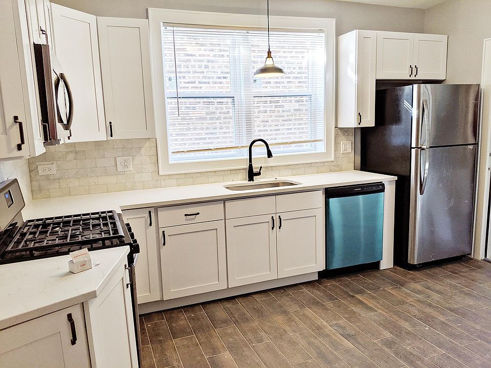 Beautiful Kitchen with all new stainless steel appliances and plenty of space