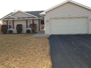 411 Wimbleton Trl, McHenry, IL