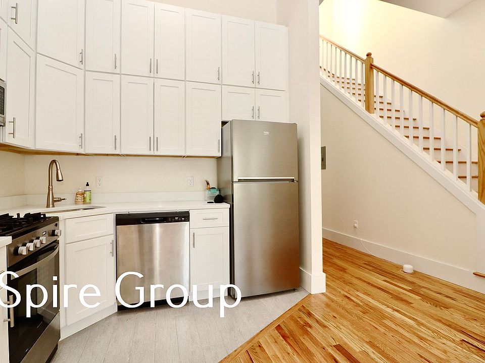 1st image of 159 W 75th St