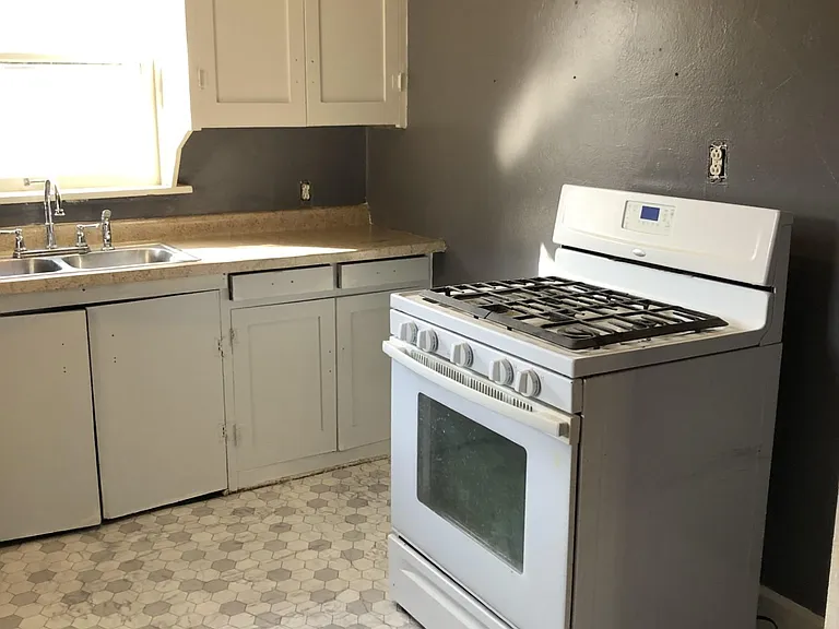 1900 38th St — Photo 10