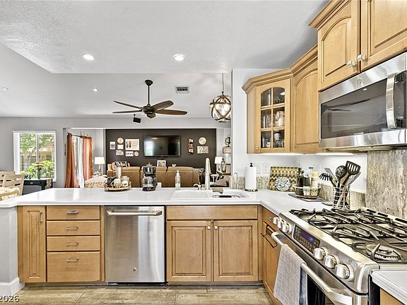 3rd image of 8904 Litchfield Ave