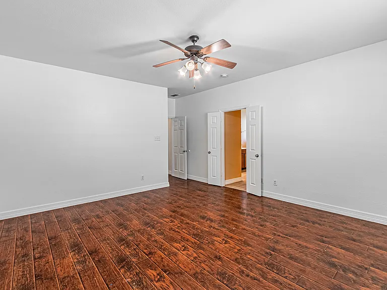 6801 Amesbury Ln — Photo 15