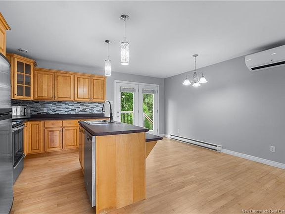 5th image of 941 Barachois St