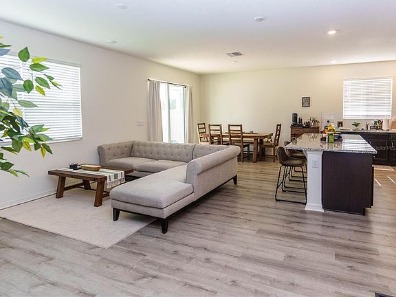 2nd image of 37501 Williamette Way