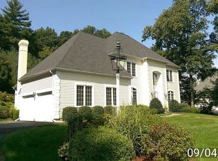 33 Wedgewood Dr, Hopkinton, MA 01748