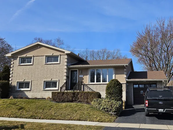 2135 Cobblestone Dr, Burlington, ON L7P 3K2