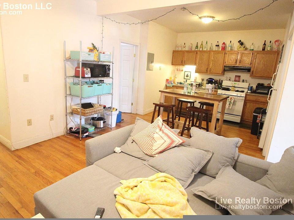 2nd image of 50 Cummings Rd