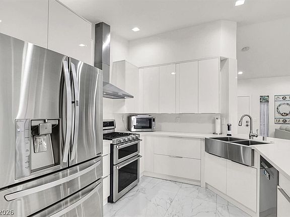3rd image of 5801 Sunny Orchard Ln