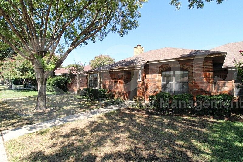 1st image of 574 Lee Dr
