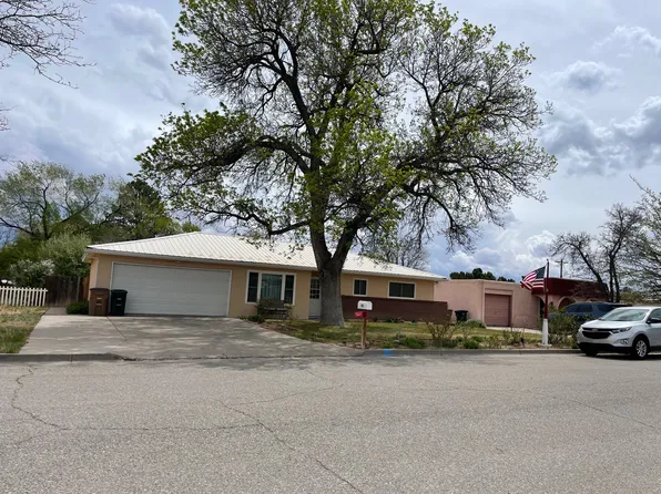 88 Lejano Dr, White Rock, NM 87547