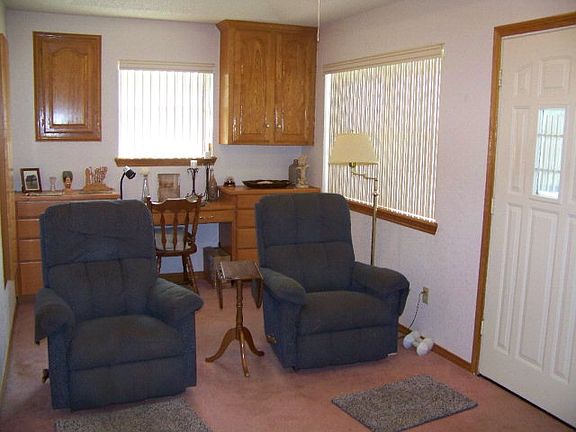 3rd image of 909 Katrin Dr