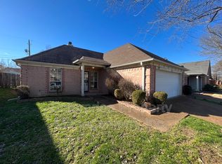 3783 Walden Meadow Dr, Memphis, TN 38135