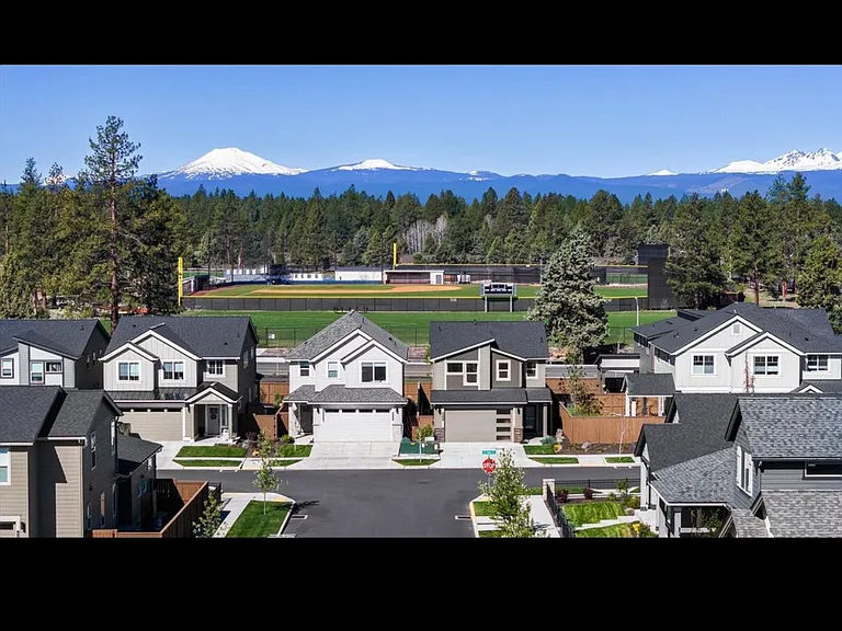 60903 SE Epic Pl — Photo 2