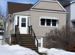 913 E 7th St, Duluth, MN 55805