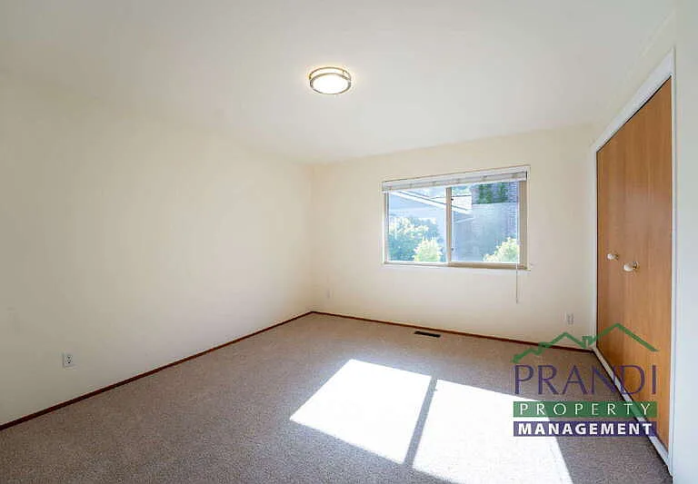 20 Portola Ave — Photo 12