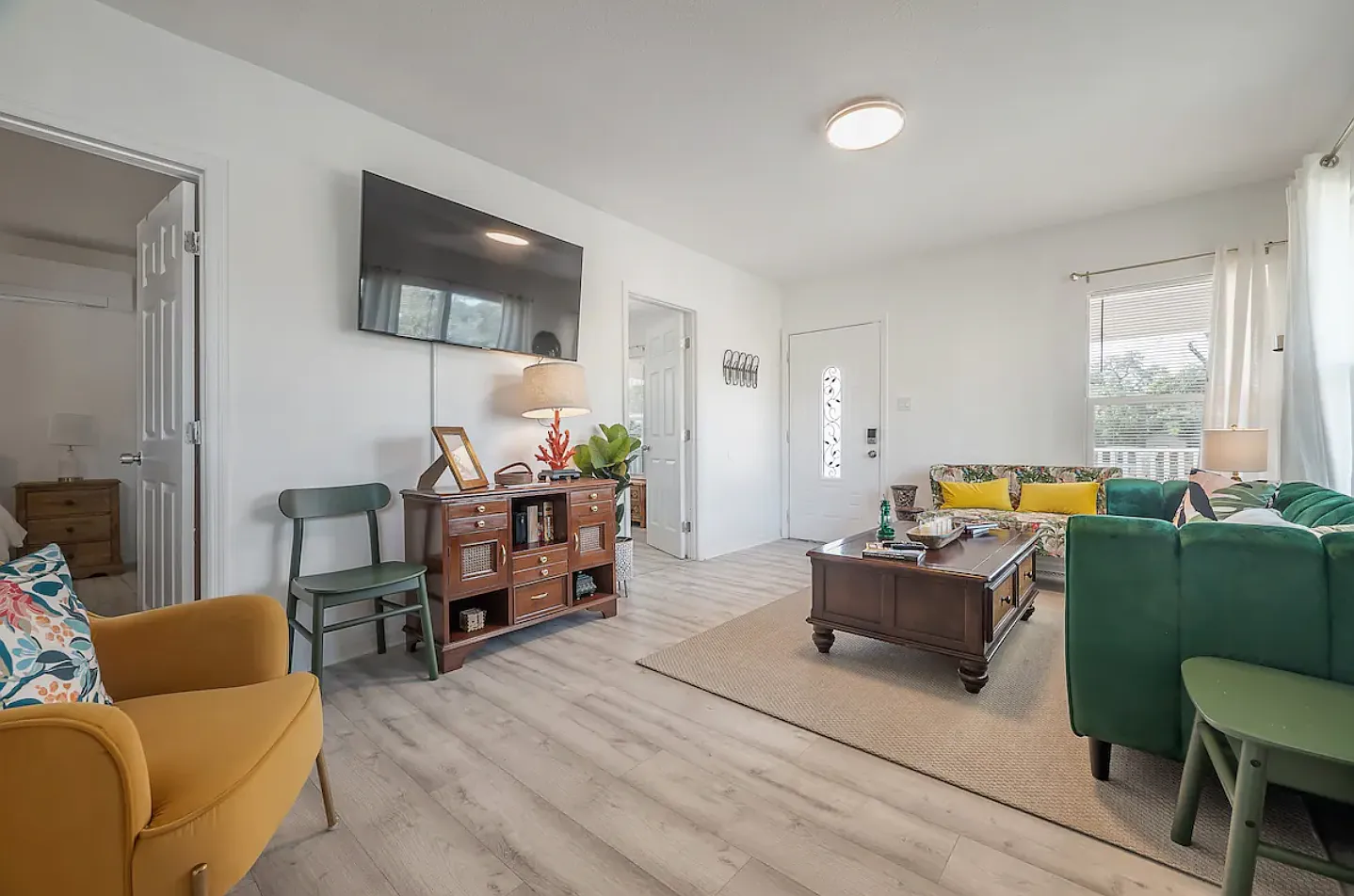2 bed, 1200 sqft, $1,900 — Photo 4