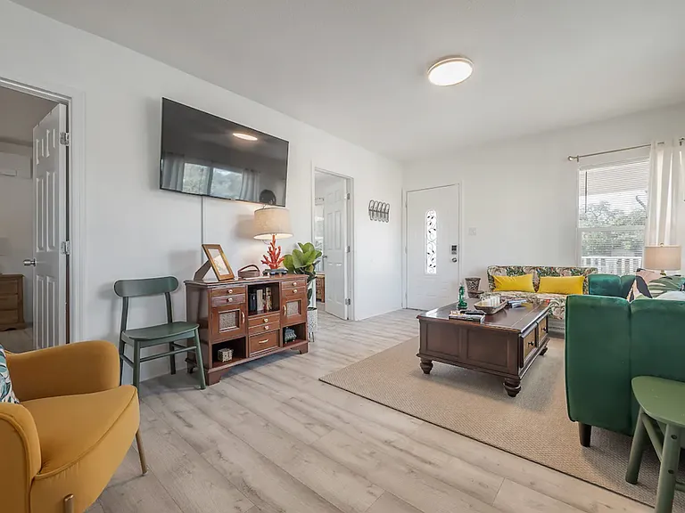1306 Holmes Ave — Photo 4