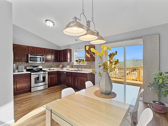4th image of 269 Bracadale Ave