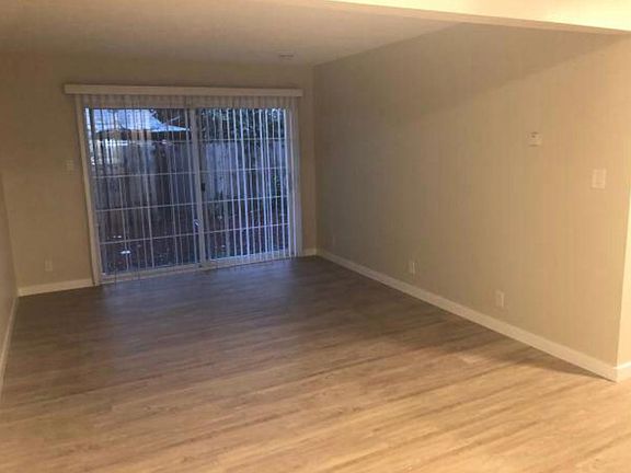 3rd image of 25401 Cypress Ave #21