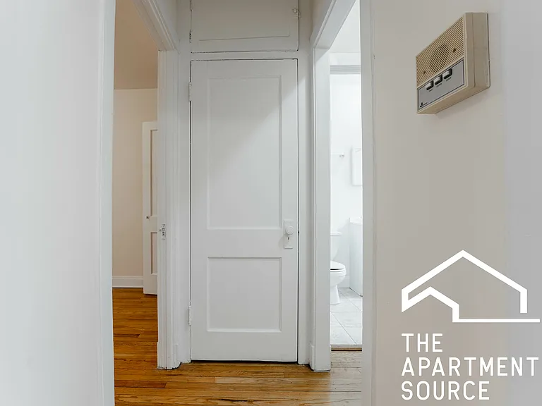 2649 N Spaulding Ave #2W — Photo 8