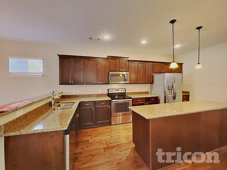 1080 Paddock Park Cir — Photo 4